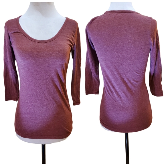 Old Navy Tops - Old Navy T-Shirt